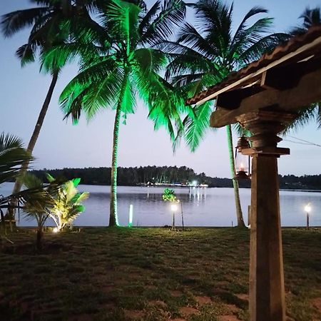 Villa Whispering Waters Kozhikode Esterno foto